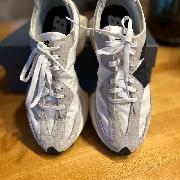 NEW BALANCE 327 Women's Sneakers Shoes White with Black 7.5 - Picture 6 of 14